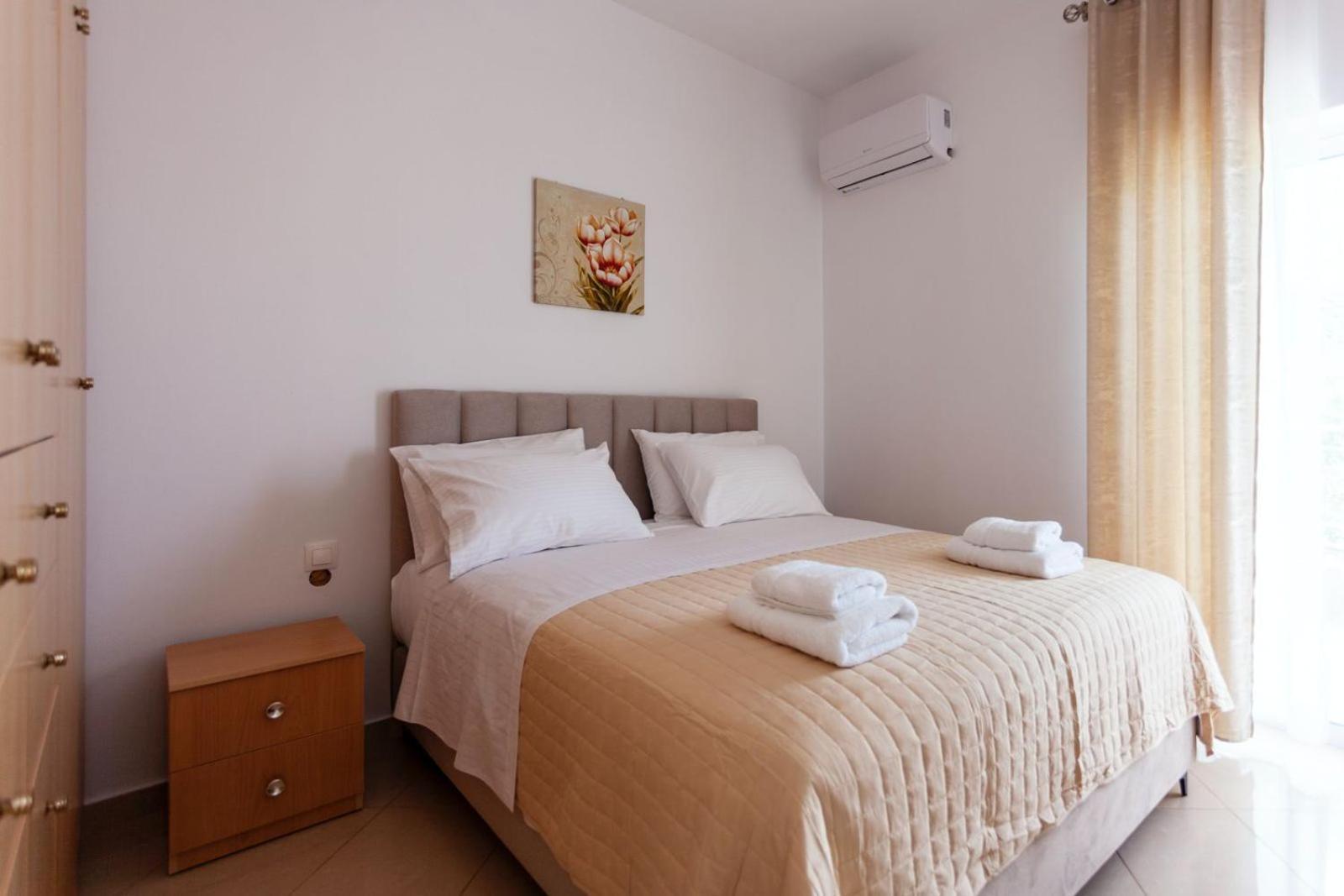 Zacharias Apartments Химар Екстериор снимка