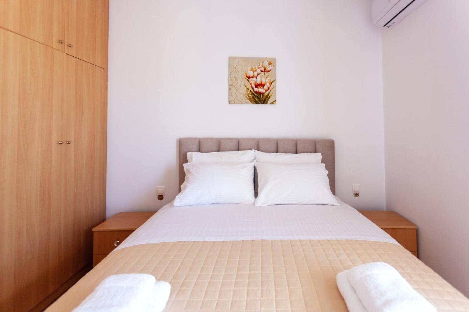 Zacharias Apartments Химар Екстериор снимка