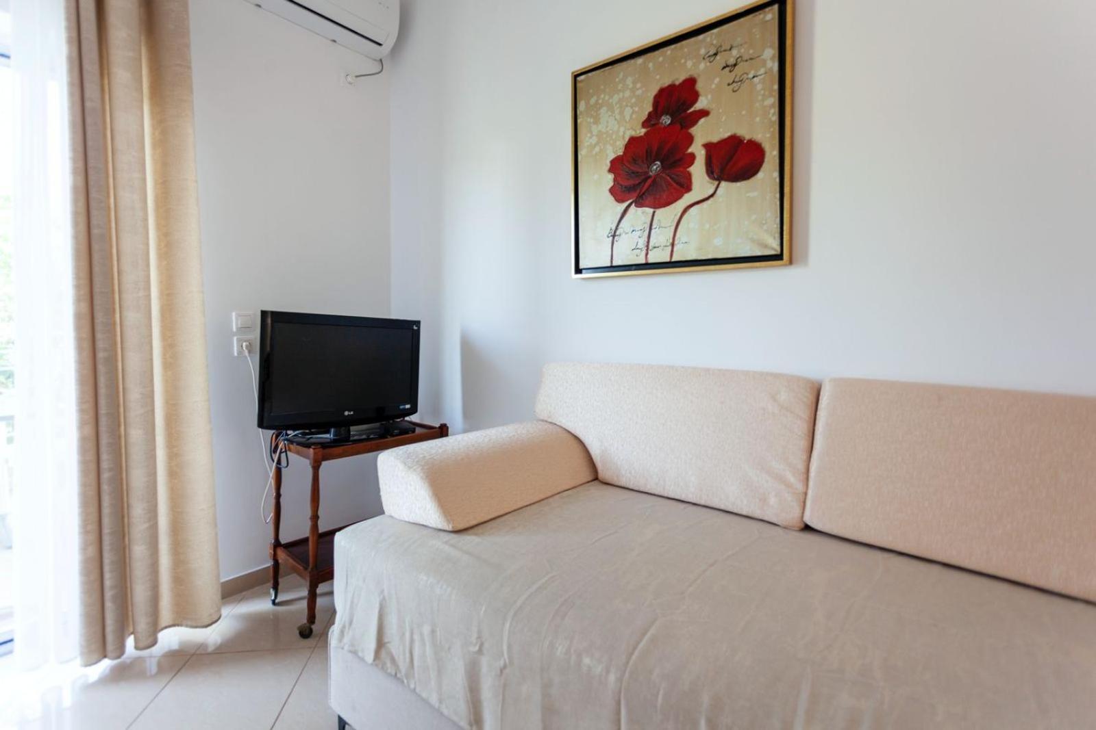 Zacharias Apartments Химар Екстериор снимка