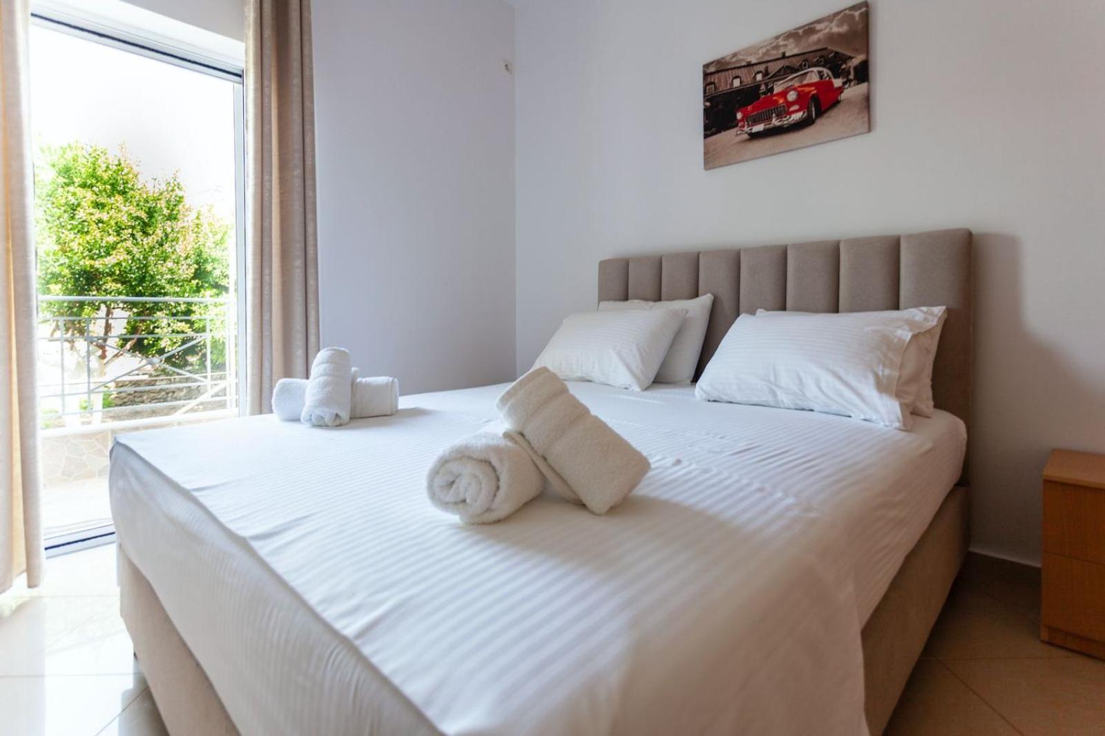 Zacharias Apartments Химар Екстериор снимка