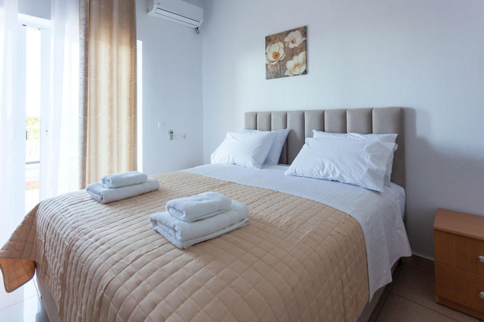 Zacharias Apartments Химар Екстериор снимка