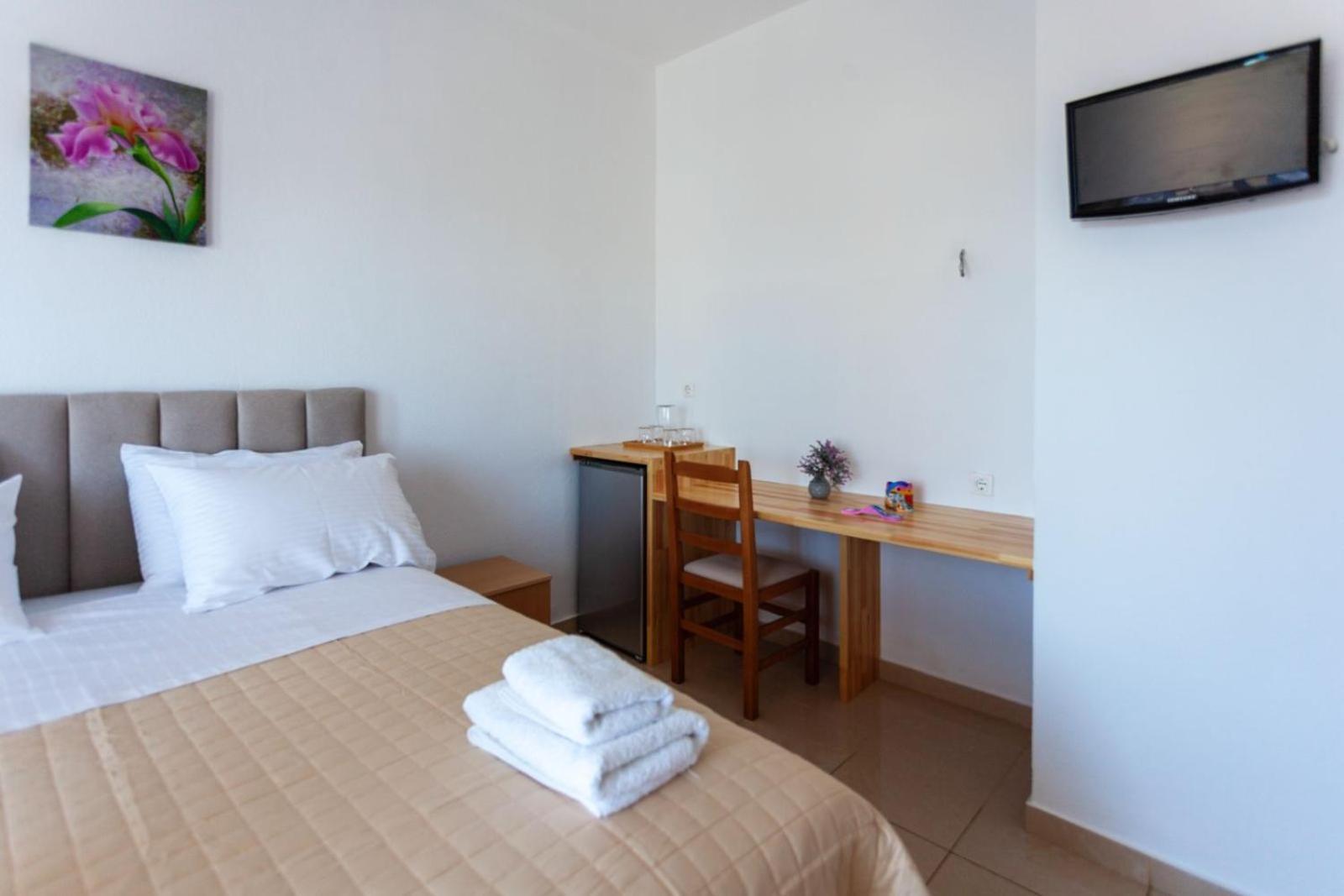 Zacharias Apartments Химар Екстериор снимка