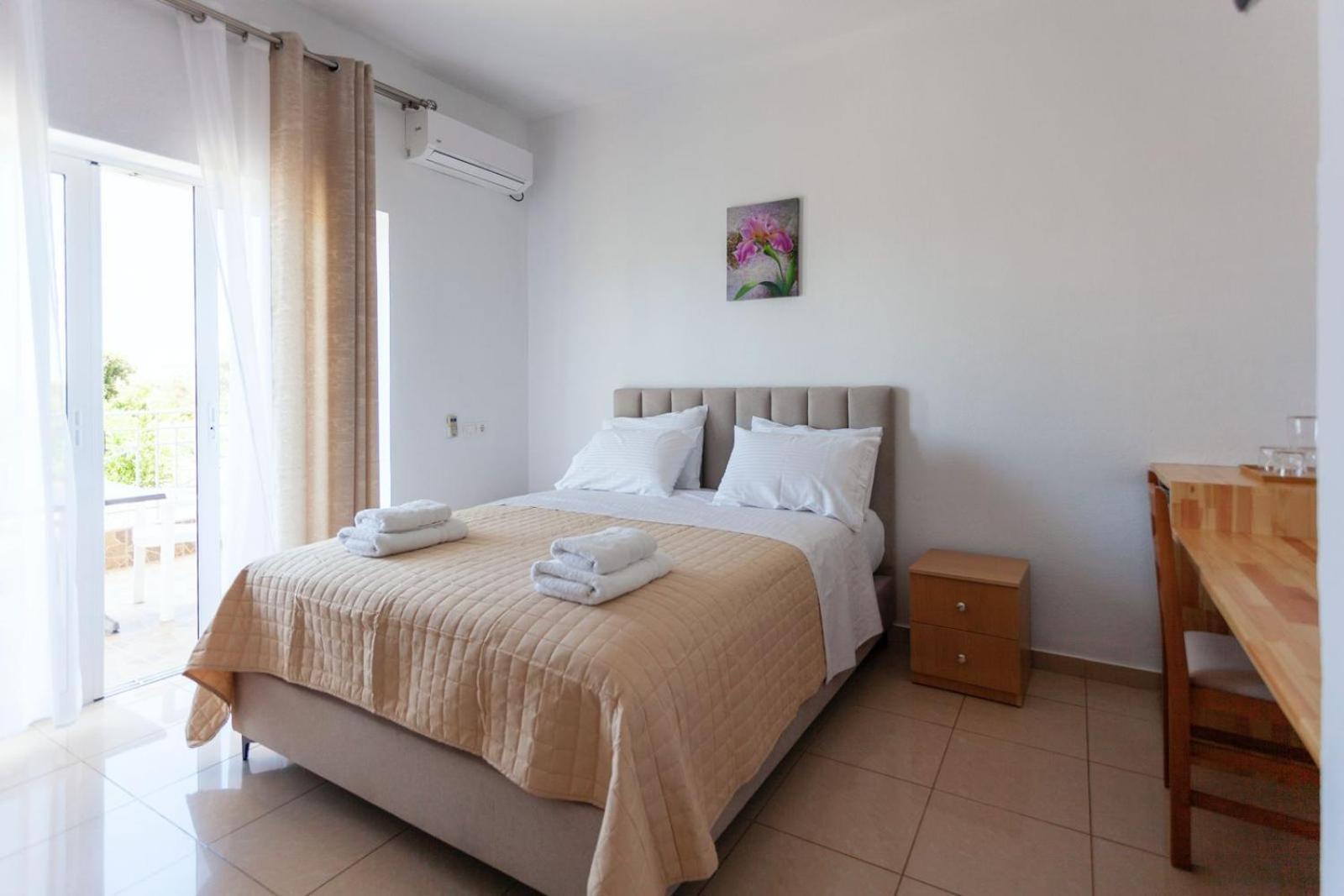 Zacharias Apartments Химар Екстериор снимка
